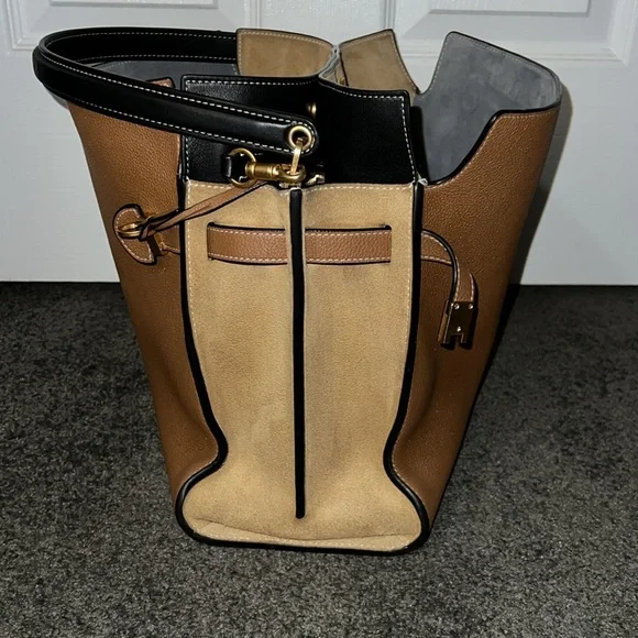 Tory Burch Brown Leather Shoulder Bag with Black Handles - Picture 5 of 16